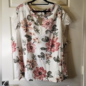 SHEIN Curve‎ 4XL White Floral Top